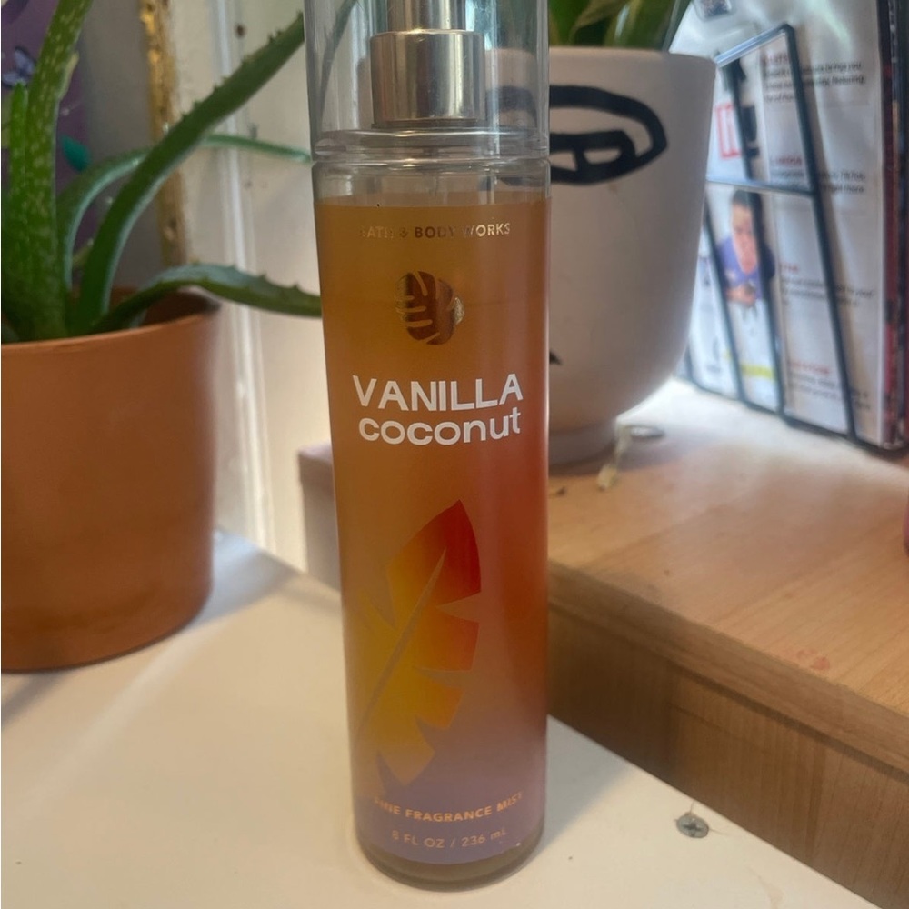 Vanilla Coconut bath and body works